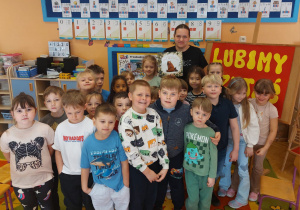 Projekt edukacyjno – czytelniczy ,,Lubimy czytać” pod hasłem ,,Książka przyjacielem dziecka” z udziałem rodziców grupy V