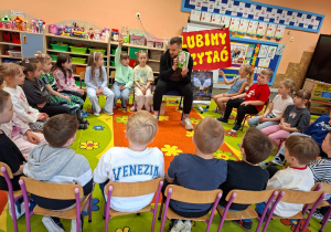 Projekt edukacyjno – czytelniczy ,,Lubimy czytać” pod hasłem ,,Książka przyjacielem dziecka” z udziałem rodziców grupy V