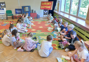Projekt edukacyjno – czytelniczy ,,Lubimy czytać” pod hasłem ,,Książka przyjacielem dziecka” z udziałem rodziców grupy V