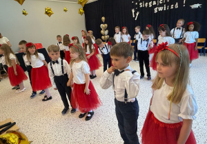 ,,Pożegnania nadszedł czas” – uroczyste zakończenie roku przedszkolnego w grupie V