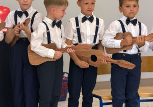 ,,Pożegnania nadszedł czas” – uroczyste zakończenie roku przedszkolnego w grupie V
